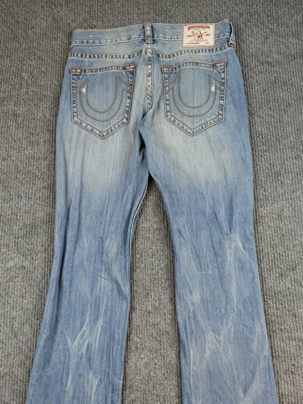 True Religion Section Straight Jeans Mens 36x33 Light Wash Blue Distressed Denim - Picture 4 of 5